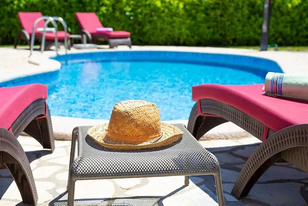 Villa Tara Kras Croatia