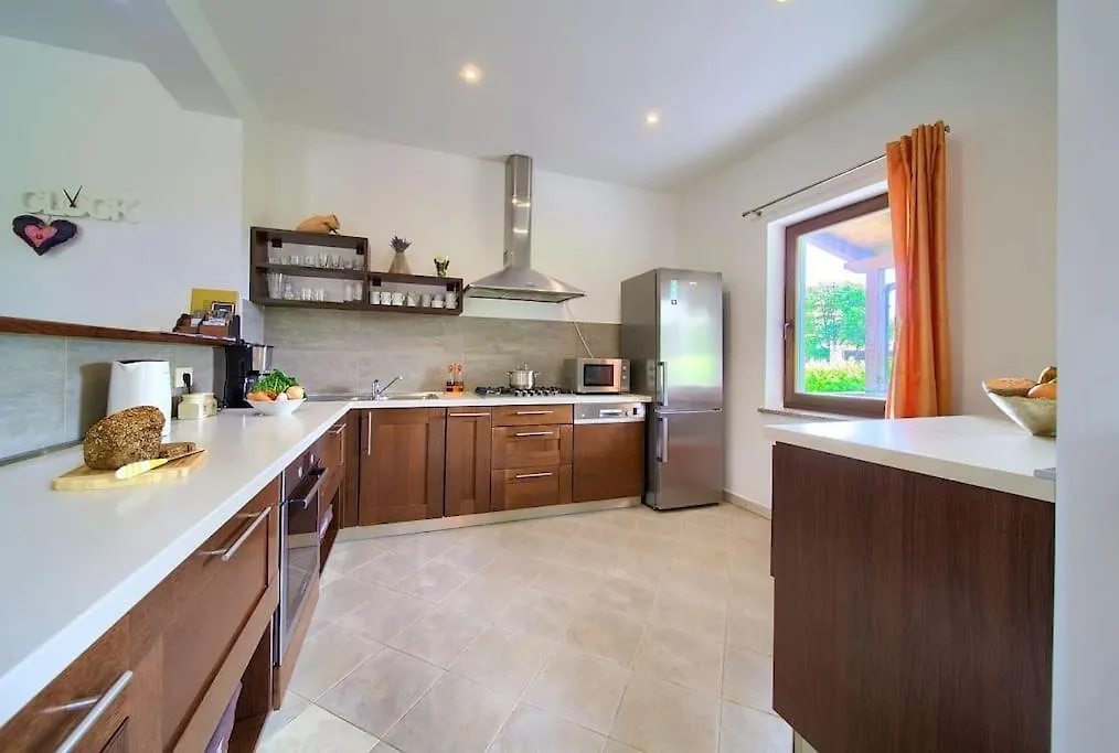 Villa Tara Kras 0*,  Croatia