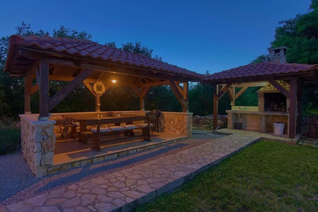 Villa Tara Kras 0*,
