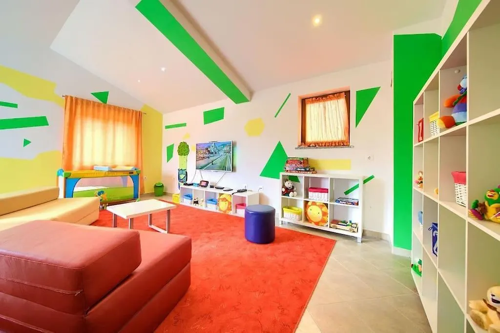 Villa Tara Kras 0*,
