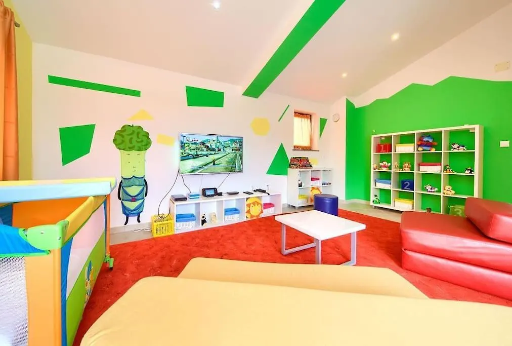Villa Tara Kras 0*,  Croatia